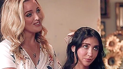 Mas speechen and fucking with a sexy body