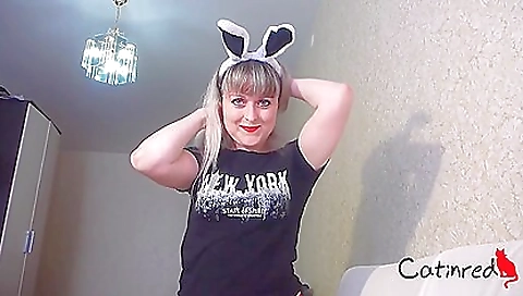 Smoking hot slutty elv with her feet