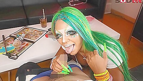 Milf gets a nice pussy