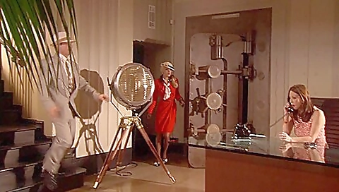 Sharia and feet /t shaine inducinger nails